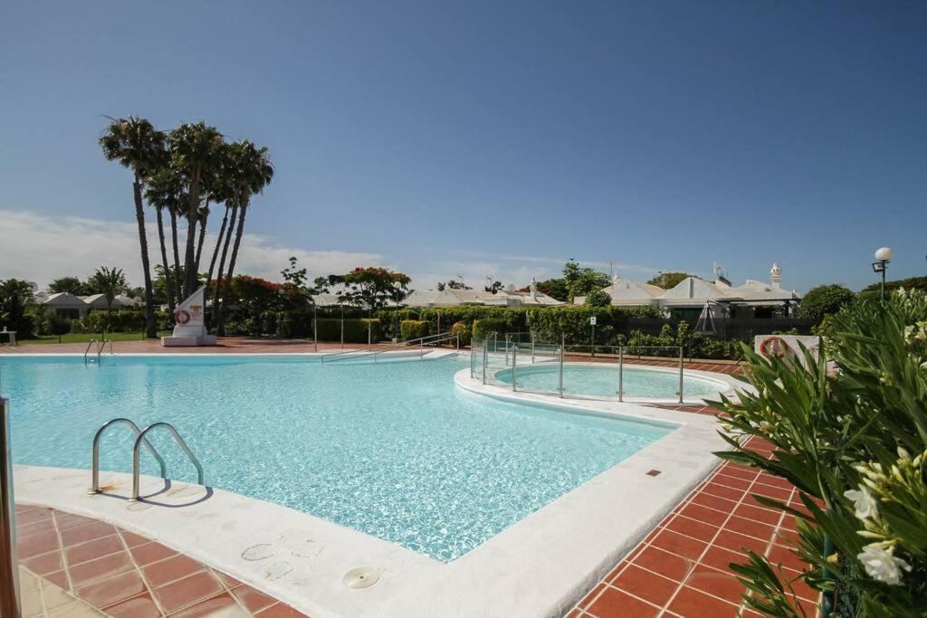 Apartament Cozy & Modern W/private Garden Bbq+wifi *