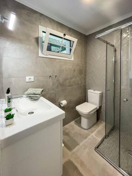 Apartament Cozy & Modern W/private Garden Bbq+wifi *